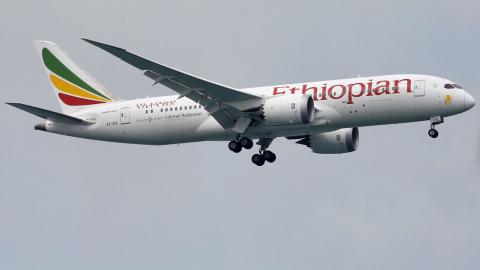 An Ethiopian Airlines Boeing 787-8 Dreamliner airplane approaches to land at Changi International Airport in Singapore, June 10, 2018. PHOTO BY REUTERS/Tim Chong