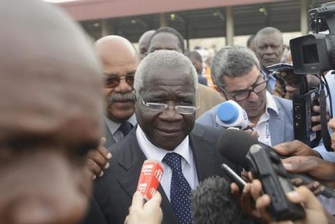 Presidential Candidate Afonso Dhlakama of the Mozambican Resistance Movement (RENAMO) speaks to the media after voting in Maputo, October 15, 2014.PHOTO BY REUTERS/Grant Lee Neuenburg