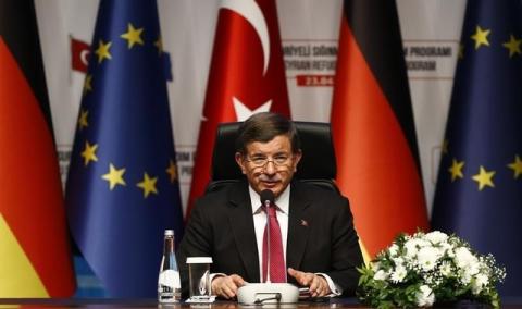 Turkish Prime Minister Ahmet Davutoglu attends a news conference after visiting Nizip refugee camp near Gaziantep, Turkey , April 23, 2016. PHOTO BY REUTERS/Umit Bektas