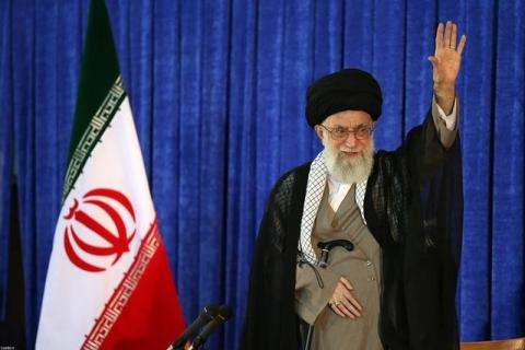 Iran's Supreme Leader Ayatollah Ali Khamenei waves as he gives a speech on Iran's late leader Khomeini's death anniversary, in Tehran, Iran, June 3, 2016. PHOTO BY REUTERS