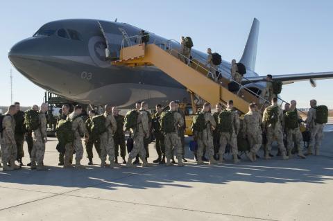 Canadian Armed Forces members from 4 Wing Cold Lake, Alberta, depart for their deployment, October 22, 2014. PHOTO BY REUTERS/Cpl Audrey Solomon