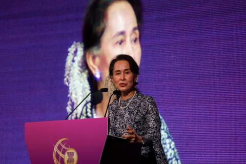 Myanmar's State Counsellor Aung San Suu Kyi speaks at the ASEAN Business and Investment Summit in Singapore, November 12, 2018. PHOTO BY REUTERS/Athit Perawongmetha