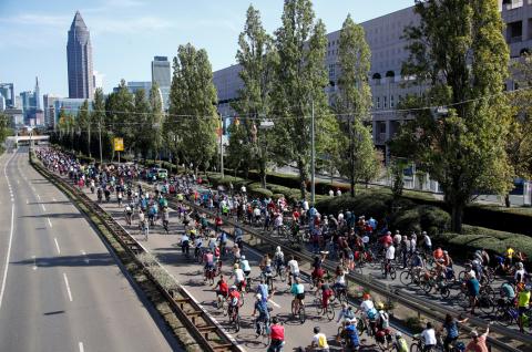 People take part in a bicycle demonstration on a highway to protest against climate-damaging cars, as the international Frankfurt Motorshow (IAA) opens for the public, in Frankfurt, Germany, September 14, 2019. PHOTO BY REUTERS/Wolfgang Rattay