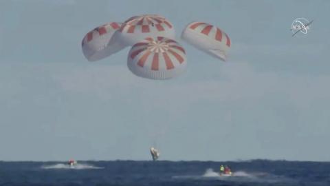 An unmanned capsule of the SpaceX Crew Dragon spacecraft splashes down into the Atlantic Ocean, after a short-term stay on the International Space Station, in this still image from video, in the Atlantic, about 200 miles off the Florida coast, U.S., March 8, 2019. PHOTO BY REUTERS/NASA