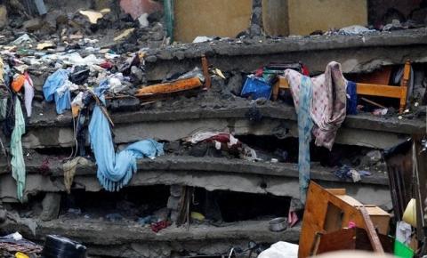 Unrecovered household items are trapped in the rubble of a six-storey building that collapsed after days of heavy rain in Huruma neighbourhood of Nairobi, Kenya, May 1, 2016. PHOTO BY REUTERS/Thomas Mukoya