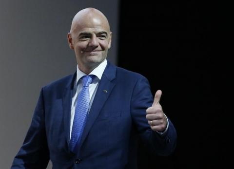 Newly elected FIFA President Gianni Infantino gives a thumb up as he arrrives for a news conference during the Extraordinary FIFA Congress in Zurich, Switzerland, February 26, 2016. PHOTO BY REUTERS/Ruben Sprich