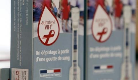 HIV self tests are displayed in a pharmacy in Bordeaux, France, September 15, 2015. PHOTO BY REUTERS/Regis Duvignau