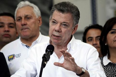 Colombia's President Juan Manuel Santos talks to the media after a meeting with regional authorities in Cucuta, Colombia, February 8, 2018. PHOTO BY REUTERS/Carlos Eduardo Ramire