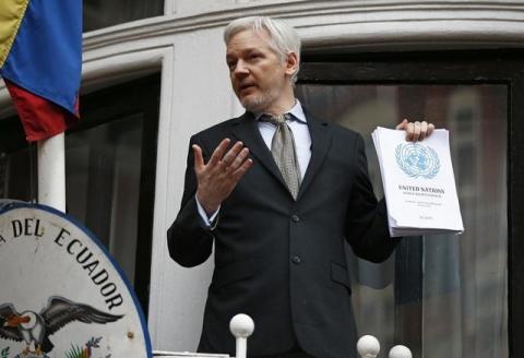 WikiLeaks founder Julian Assange makes a speech from the balcony of the Ecuadorian Embassy, in central London, Britain, February 5, 2016. PHOTO BY REUTERS/Peter Nicholls
