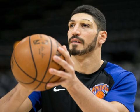 New York Knicks center Enes Kanter (00) warms up prior to the game against the Utah Jazz at Vivint Smart Home Arena, DecEMBER 29, 2018. PHOTO BY REUTERS/Russ Isabella-USA TODAY Sports