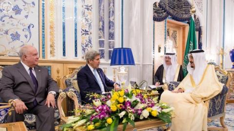 Saudi Arabia's King Salman (R) meets U.S. Secretary of State John Kerry in Jeddah, Saudi Arabia, May 15, 2016. PHOTO BY REUTERS/Saudi Press Agency