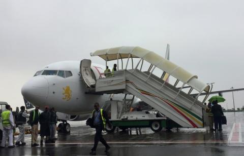 Ethiopian Airlines staff prepare their plane as they resume flights to Eritrea's capital Asmara at the Bole International Airport in Addis Ababa, Ethiopia, July 18, 2018. PHOTO BY REUTERS/Tiksa Negeri