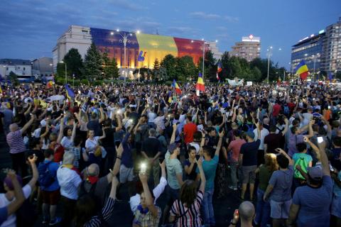 Thousands of Romanians joined an anti-government rally in the capital Bucharest, Romania, August 11, 2018. PHOTO BY REUTERS/Inquam Photos/Octav Ganea