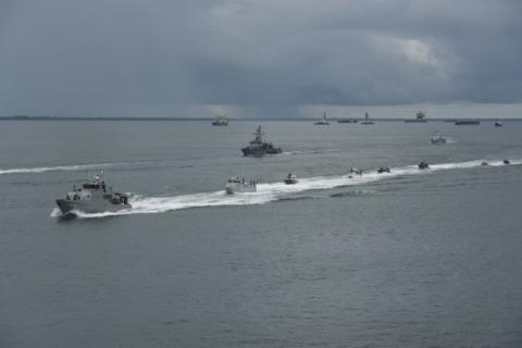 Indonesia navy ships take part in a parade during the launch of coordinated patrols to beef up security between Malaysia, Indonesia, and Philippine off the Tarakan sea, in Tarakan, Indonesia, June 19, 2017. PHOTO BY REUTERS/Antara Foto/Zabur Karuru