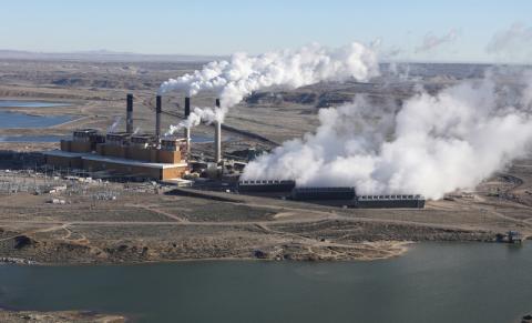 Steam rises from the coal-fired Jim Bridger power plant outside Rock Springs, Wyoming, U.S., April 5, 2017. PHOTO BY REUTERS/Jim Urquhart