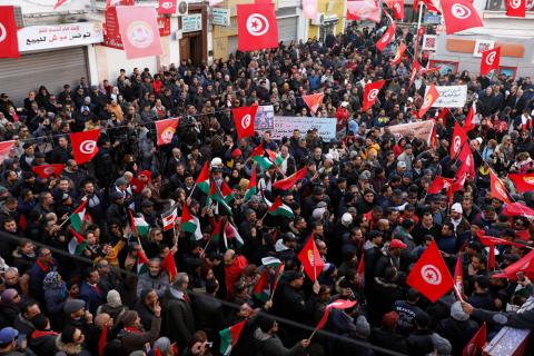 People gather during a nationwide strike against the government's refusal to raise wages in Tunis, Tunisia, January 17, 2019. PHOTO BY REUTERS/Zoubeir Souissi