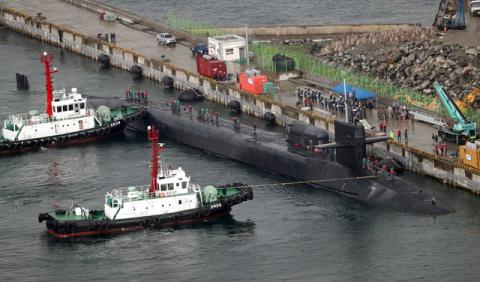 The USS Michigan, an Ohio-class nuclear-powered submarine, arrives at a naval base in Busan, South Korea, April 25, 2017. PHOTO BY REUTERS/Cho Jueong-ho