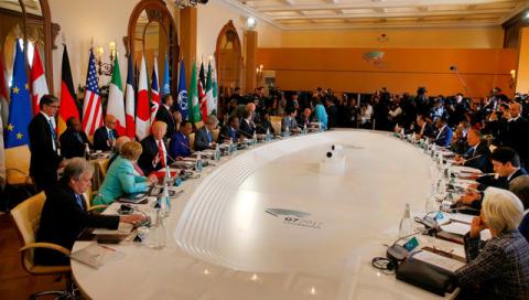 General view of the discussion table at the G7 Summit expanded session in Taormina, Sicily, Italy, May 27, 2017. PHOTO BY REUTERS/Tony Gentile