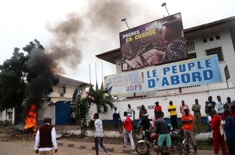 Supporters of Felix Tshisekedi, leader of Congolese main opposition party the Union for Democracy and Social Progress (UDPS) protest, after the opposition coalition chosen Martin Fayulu to be the candidate in a December presidential election, in Kinshasa, Democratic Republic of Congo, November 12, 2018. PHOTO BY REUTERS/Kenny Katombe
