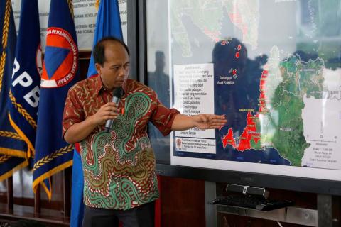 Sutopo Purwo Nugroho, a spokesman of Indonesia's Mitigation and Disaster Agency (BNPB), holds a news conference to brief on the latest situation after a tsunami hit the Sunda Strait, at the BNPB headquarters in Jakarta, Indonesia, December 25, 2018. PHOTO BY REUTERS/Willy Kurniawan