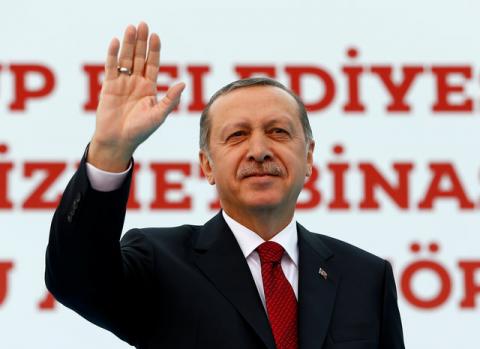 Turkish President Tayyip Erdogan greets his supporters during an opening ceremony in Istanbul, Turkey, May 6, 2016. PHOTO BY REUTERS/Murad Sezer