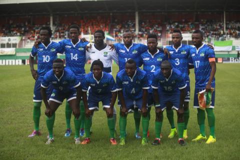 The Sierra Leone national soccer team poses at their 2015 African Nations Cup qualifying soccer match against Sierra Leone at the Felix Houphouet Boigny stadium in Abidjan, September 6, 2014. PHOTO BY REUTERS/Luc Gnago