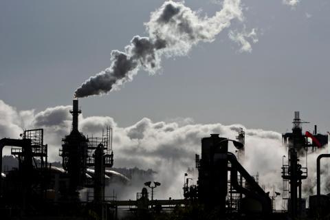 Vapor is released into the sky at a refinery in Wilmington, California, March 24, 2012. PHOTO BY REUTERS/Bret Hartman