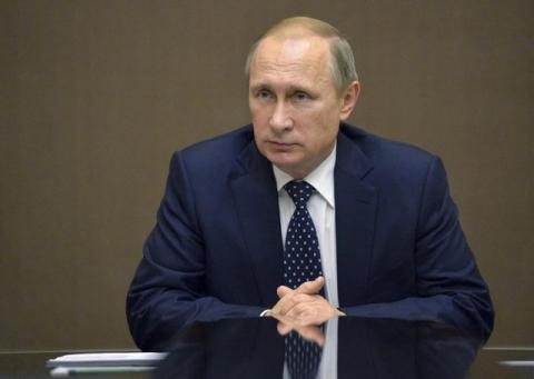 Russian President Vladimir Putin (C) chairs the Security Council meeting at the Bocharov Ruchei state residence in Sochi, Russia, November 13, 2015. PHOTO BY REUTERS/Aleksey Druzhinin