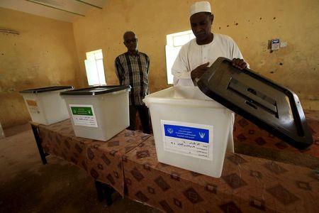 Voting officers prepare a school to be used as a voting centre ahead of the 2015 elections in Khartoum, April 12, 2015. PHOTO BY REUTERS/Mohamed Nureldin Abdallah