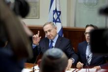 Israeli Prime Minister Benjamin Netanyahu attends the weekly cabinet meeting at his Jerusalem office, December 25, 2016. PHOTO BY REUTERS/Dan Balilty