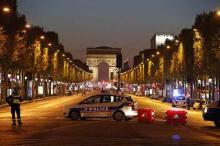 Police secure the Champs Elysee Avenue after a shooting incident in Paris, France, April 20, 2017. PHOTO BY REUTERS/Christian Hartmann