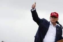 U.S. President-elect Donald Trump gestures as he speaks during a USA Thank You Tour event in Mobile, Alabama, U.S., December 17, 2016. PHOTO BY REUTERS/Lucas Jackson