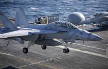 A U.S. Navy F/A-18 Super Hornet fighter lands onto the deck of the USS Ronald Reagan, a Nimitz-class nuclear-powered super carrier, in the West Sea, South Korea, October 29, 2015. PHOTO BY REUTERS/Kim Hong-Ji
