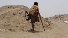 An anti-Houthi fighter of the Southern Popular Resistance with an amputated leg stands at the front line of fighting against Houthi fighters in the Jaawala outskirt of Aden, Yemen, June 4, 2015. PHOTO BY REUTERS/Stringer
