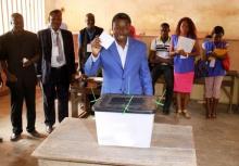 Incumbent presidential candidate Faure Gnassingbe casts his ballot in Lome, April 25, 2015. PHOTO BY REUTERS/Noel Kokou Tadegnon