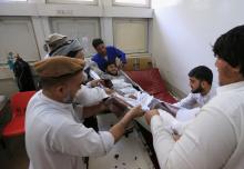 An injured man recevies treatment at a hospital in Jalalabad city, Afghanistan, May 29, 2018. PHOTO BY REUTERS/Parwiz