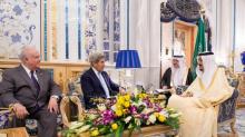 Saudi Arabia's King Salman (R) meets U.S. Secretary of State John Kerry in Jeddah, Saudi Arabia, May 15, 2016. PHOTO BY REUTERS/Saudi Press Agency