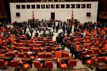 Turkish lawmakers attend a debate at the Turkish parliament in Ankara, Turkey, May 20, 2016. PHOTO BY REUTERS/Umit Bektas