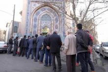 Iranians stand in line to cast their votes during elections for the parliament and Assembly of Experts, which has the power to appoint and dismiss the supreme leader, in Tehran, February 26, 2016. PHOTO BY REUTERS/Raheb Homavandi