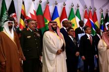 Saudi Crown Prince Mohammed bin Salman (C) poses for a photograph with chiefs of staff and defence ministers of a Saudi-led Islamic military counter terrorism coalition during their meeting in Riyadh, November 26, 2017. PHOTO BY REUTERS/Faisal Al Nasser
