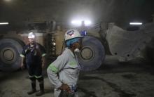 Mine workers are seen under ground at Cullinan mine, near Pretoria, South Africa, February 1, 2019. PHOTO BY REUTERS/Siphiwe Sibeko