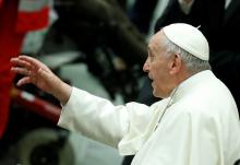 Pope Francis gestures in the Paul VI Hall at the Vatican, January 27, 2018. PHOTO BY REUTERS/Remo Casilli