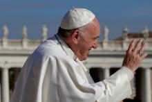 Pope Francis waves at the end of the Wednesday general audience in Saint Peter's square at the Vatican, November 22, 2017. PHOTO BY REUTERS/Max Rossi
