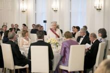 Britain's Queen Elizabeth makes a speech during a state banquet at Bellevue presidential palace in Berlin, Germany, June 24, 2015. PHOTO BY REUTERS/Steffen Kugler