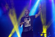 Singer R. Kelly performs during the Red Light Concert series at the Hasely Crawford Stadium in Port-of-Spain, November 2, 2013. PHOTO BY REUTERS/Andrea De Silva