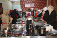 Refugees from Syria, Iraq and Sudan attend a cooking class conducted by Egyptian NGO Fard and Egyptian startup Mumm in Cairo, Egypt April 6, 2016. The project aims to help refugees learn how to cook meals that they can then sell on their platform. PHOTO BY REUTERS/Mohamed Abd El Ghany