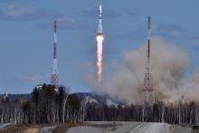 A Russian Soyuz 2.1a rocket carrying Lomonosov, Aist-2D and SamSat-218 satellites leaves a trail of smoke as it lifts off from the new Vostochny cosmodrome outside the city of Uglegorsk, about 200 km from the city of Blagoveshchensk in the far eastern Amur region, April 28, 2016. PHOTO BY REUTERS/Kirill Kudryavtsev