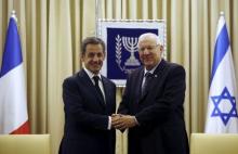 Israel's President Reuven Rivlin (R) meets former French president Nicolas Sarkozy in Jerusalem, June 8, 2015. PHOTO BY REUTERS/Ronen Zvulun