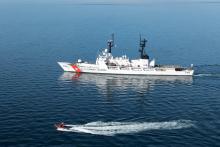 The Coast Guard Cutter Midgett, a 378-foot high-endurance cutter homeported in Seattle, transits the Strait of Juan de Fuca enroute to Seattle, Washington, U.S. in this October 13, 2015. PHOTO BY REUTERS/Petty Officer 1st Class Levi Read/U.S. Coast Guard