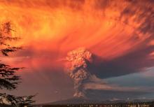 Smoke and ash rise from the Calbuco volcano as seen from the city of Puerto Montt, Chile, April 22, 2015. PHOTO BY REUTERS/Rafael Arenas